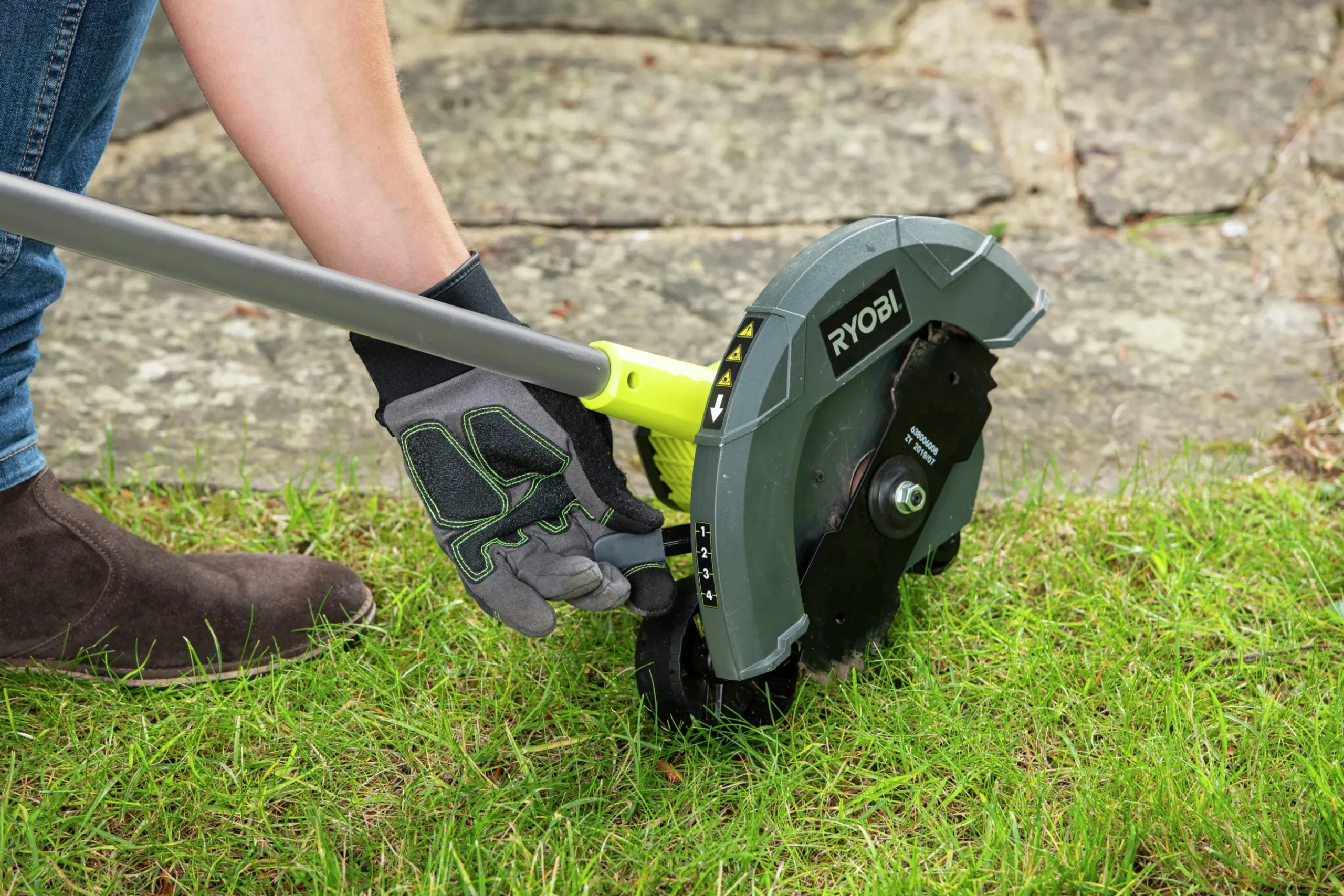 Kantskärare Gräsmatta Ryobi ONE+ RY18EGA-0 18V (ex. batteri)