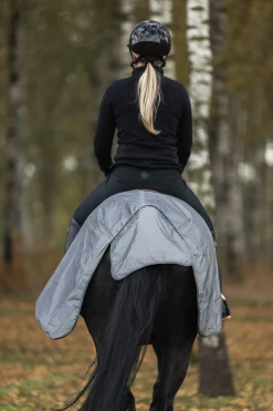 Reflexridtäcke Hansbo Sport Svart