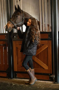 Ridjacka Equipage Sally Svart