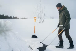 Snösläde Fiskars SnowXpert